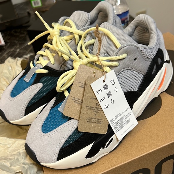 YEEZY BOOST 700 have only been tried on a couple times